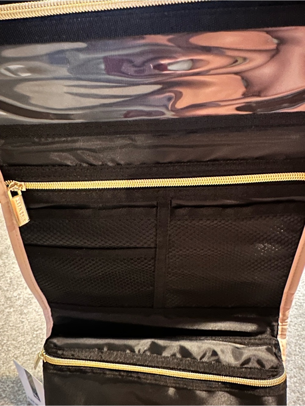 Hanging travel organizer - Picture 2 of 4